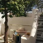 Adelfia Parikia (Paros)