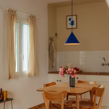 Adelfia Apartment *