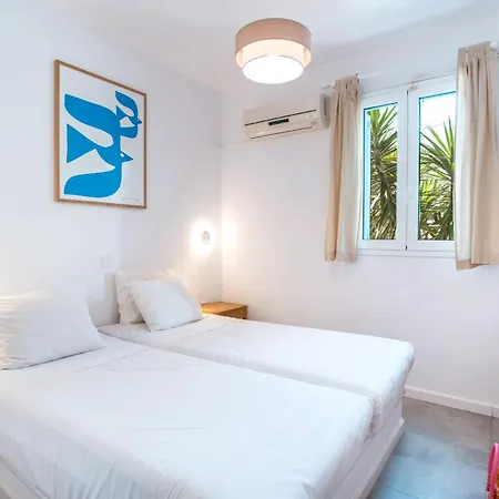 Adelfia Parikia (Paros)