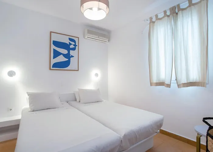 Adelfia Parikia (Paros)