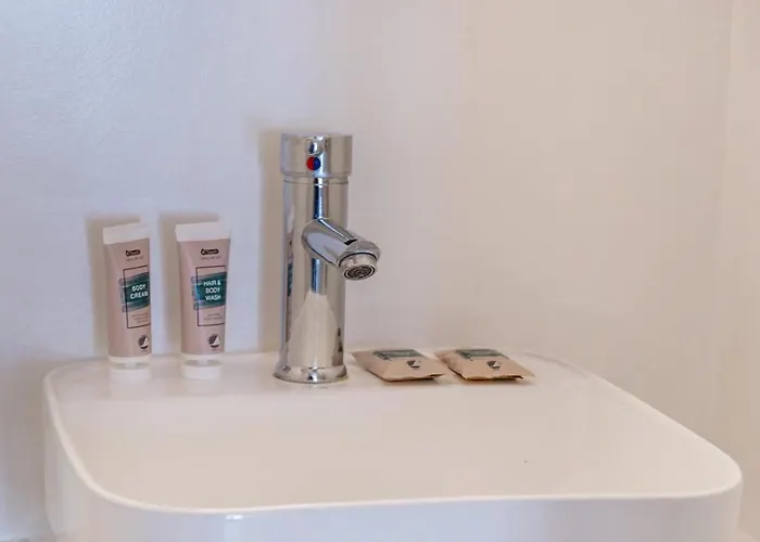 Guest house Adelfia 4*